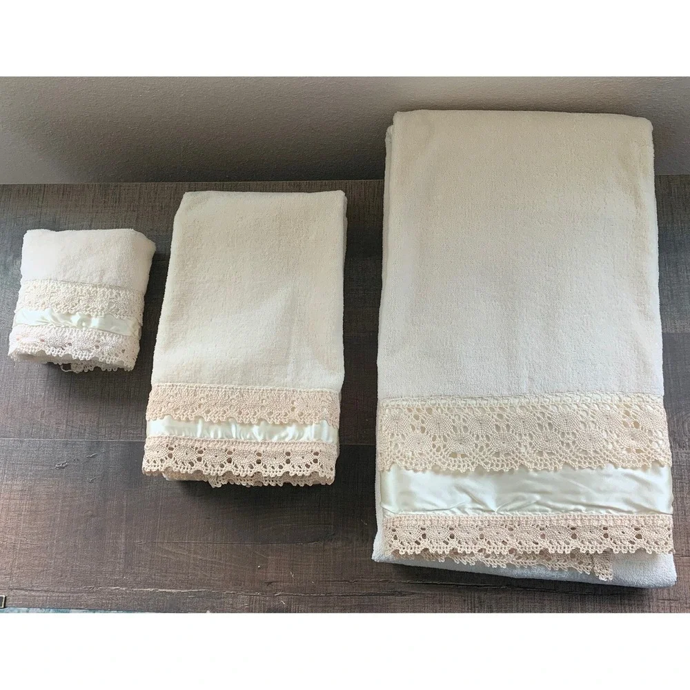 1978 Avanti Towel Set 3 Piece Cream Lace Satin‎ USA Bath Hand Washcloth New